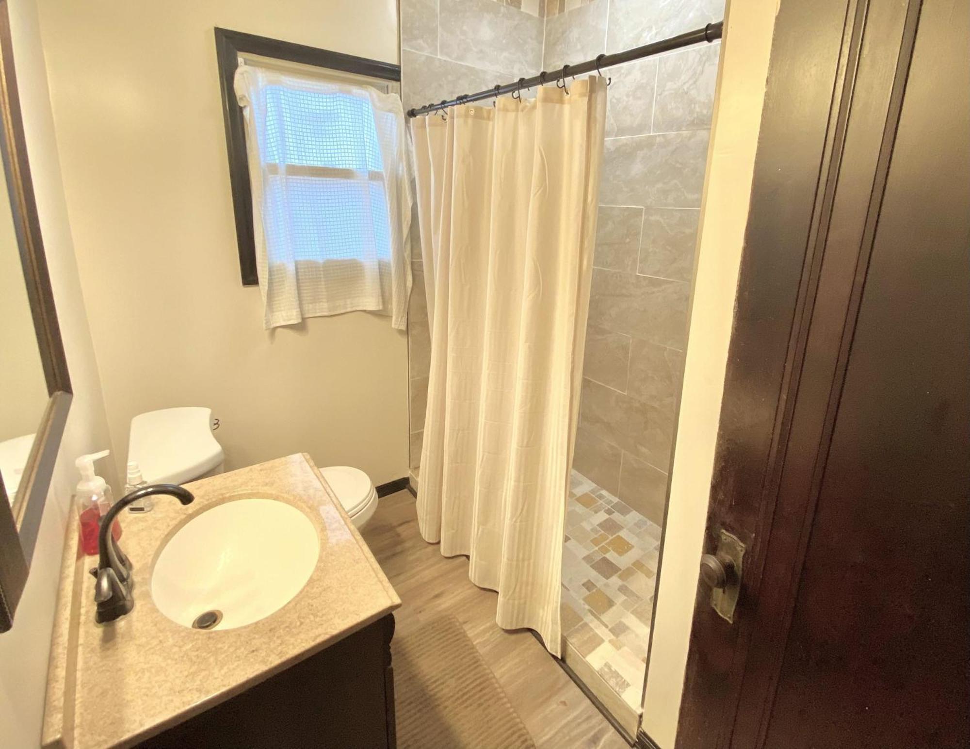 Comfy And Spacious 3 Bedroom - Easy City Access Pittsburgh Exterior photo
