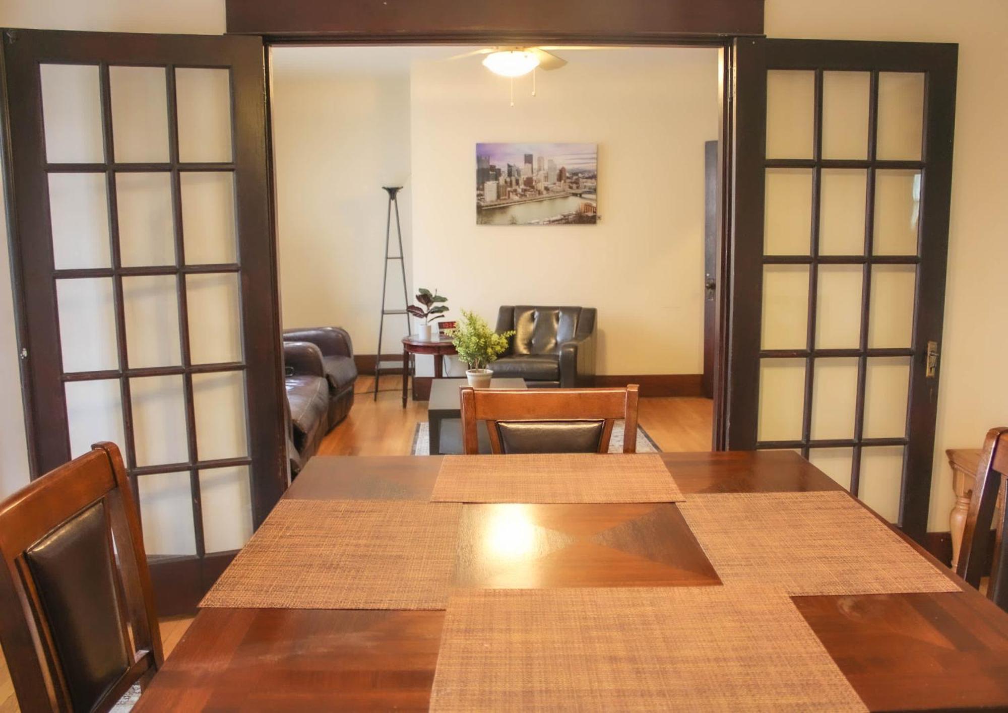 Comfy And Spacious 3 Bedroom - Easy City Access Pittsburgh Exterior photo